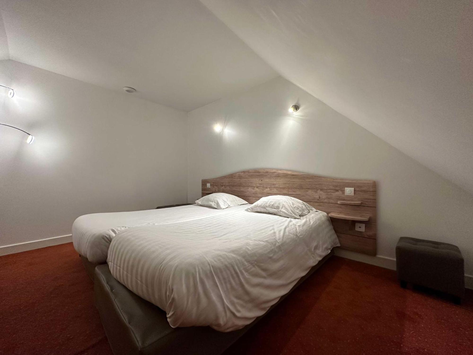 Hotel Western Le Pont D'or 3*